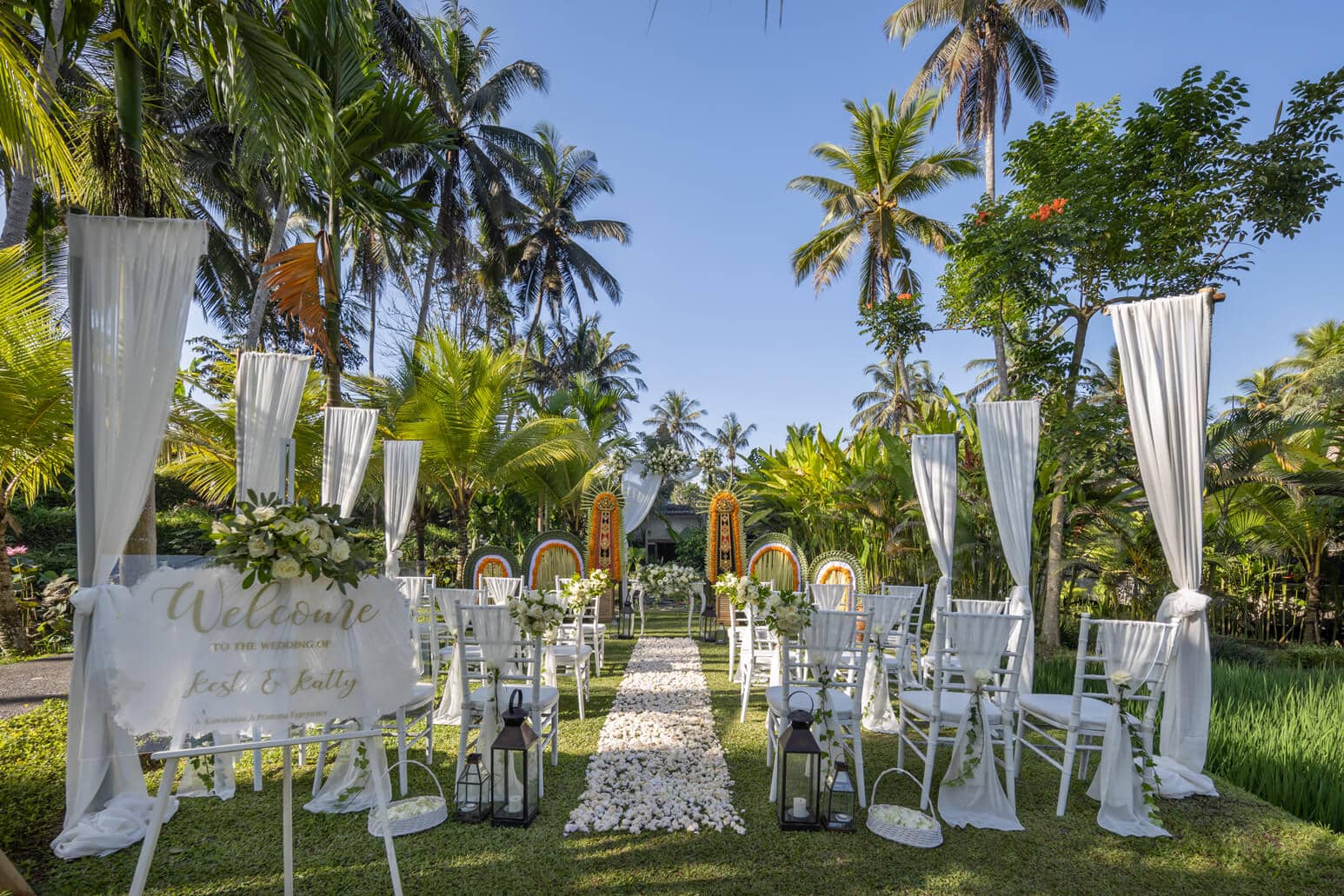 boda en el jardín de kuwarasan