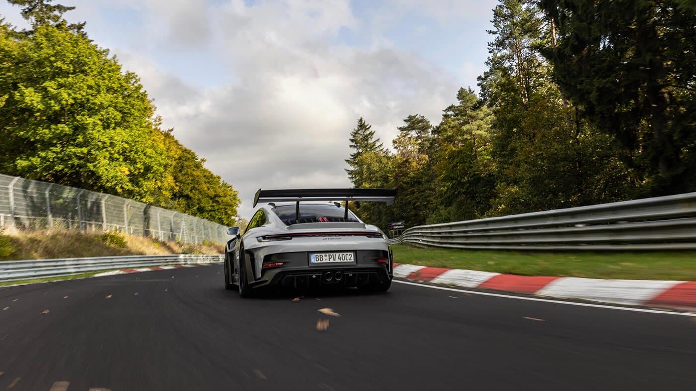 Primer plano del Porsche 911 GT3 RS 2023