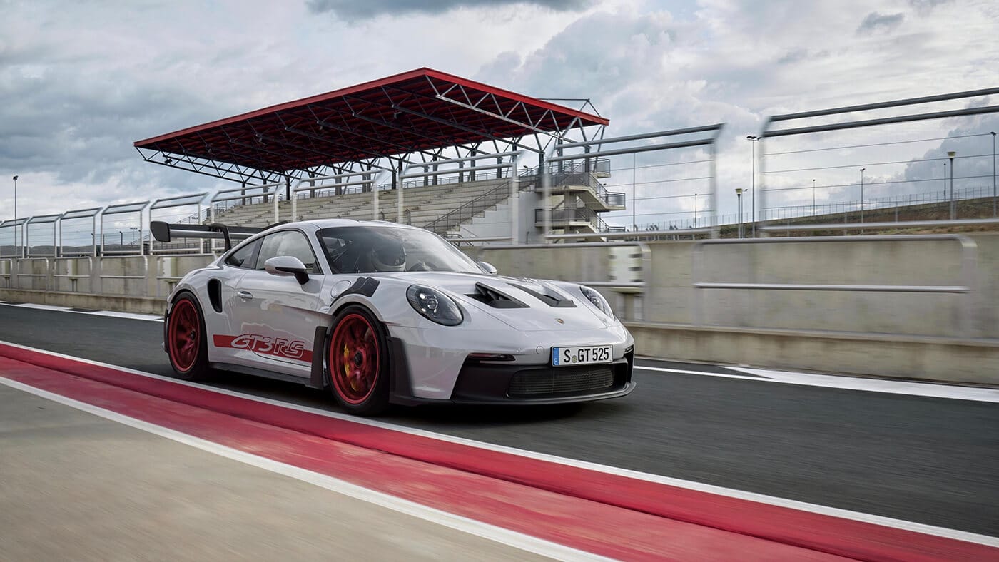 Primer plano frontal del Porsche 911 GT3 RS 2023