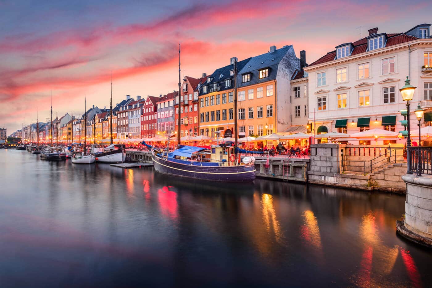 Copenhague Dinamarca es un destino turístico colorido y relajante