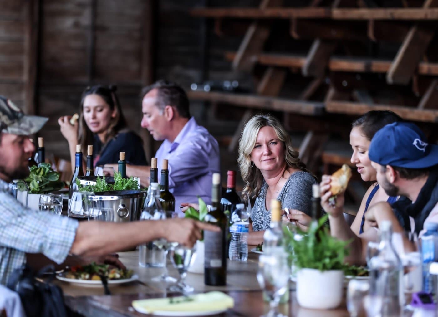 Cena con vino en Dutton Ranch - foto cortesía de los viticultores del condado de Sonoma