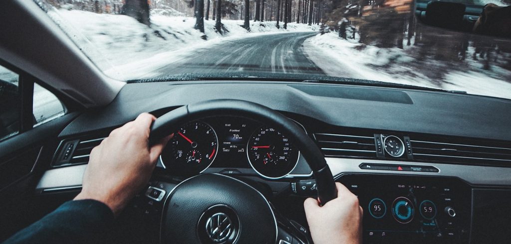 coche-conduciendo-volkswagen