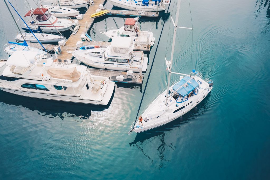 barcos en el puerto