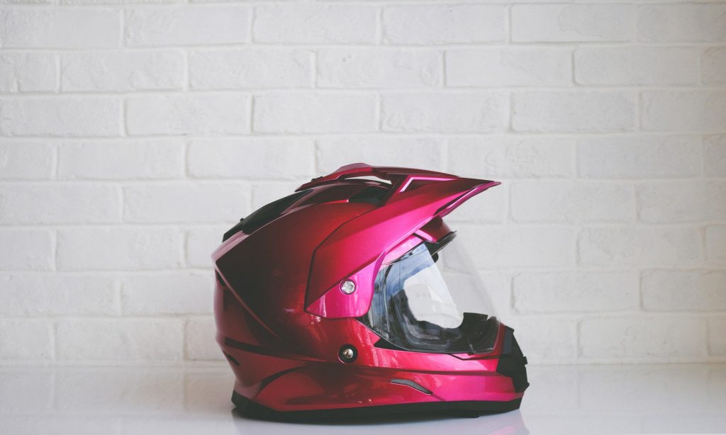 casco rojo