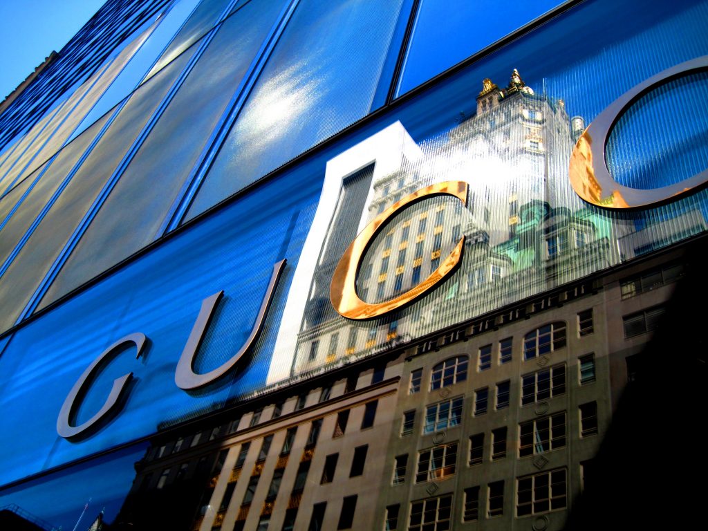 tienda gucci por qué compramos marcas de lujo