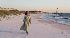 Red Gate Farm: el refugio de Jackie Kennedy que se convirtió en reserva natural Playa privada de Red Gate Farm en Aquinnah, Martha's Vineyard, con más de una milla de costa atlántica